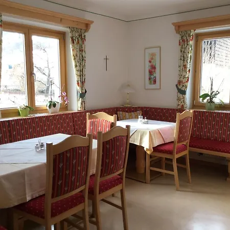 Lederer Apartment *